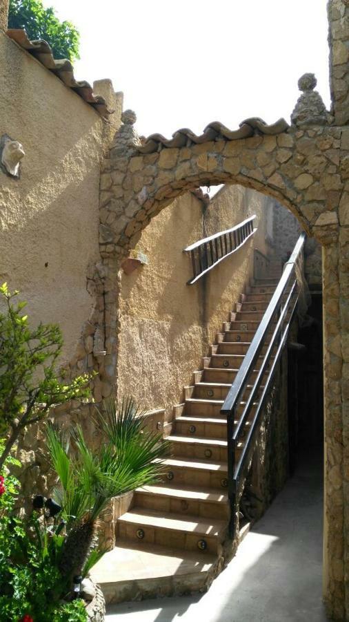 Вилла Casa Vacanze Mediterraneo Тре-Фонтане Экстерьер фото