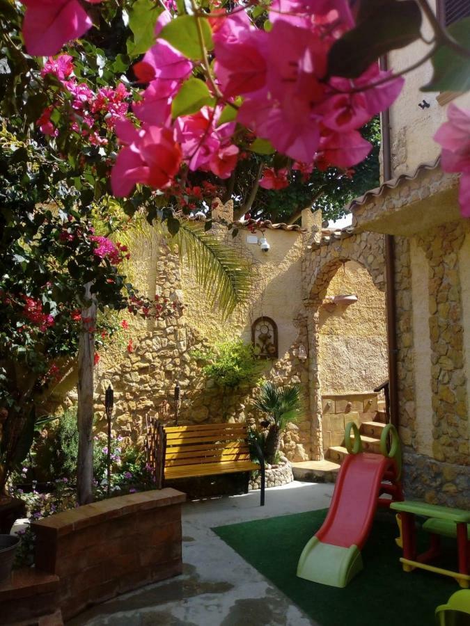 Вилла Casa Vacanze Mediterraneo Тре-Фонтане Экстерьер фото